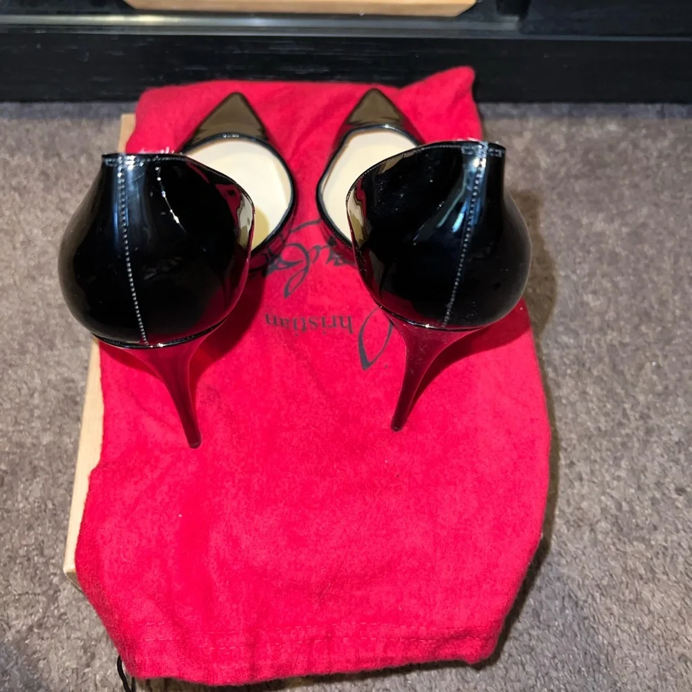 Brand New Never worn Christian louboutin Iriza size 42. - Picture 2 of 13
